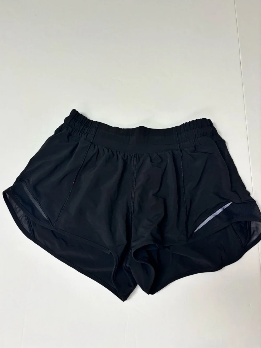 Lululemon Hotty Hot Shorts - Picture 2 of 8